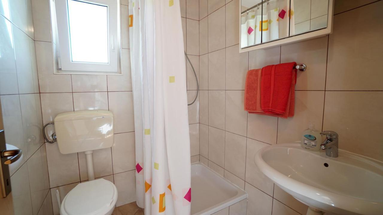 Apartments Kata Gornji Karin Luaran gambar