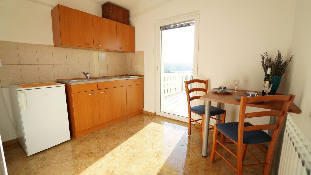 Apartments Kata Gornji Karin Luaran gambar