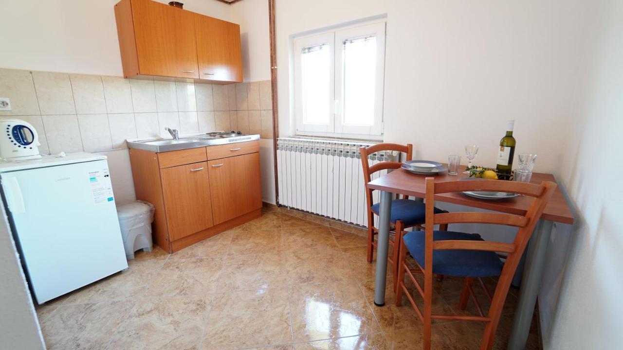 Apartments Kata Gornji Karin Luaran gambar