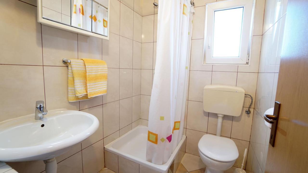Apartments Kata Gornji Karin Luaran gambar