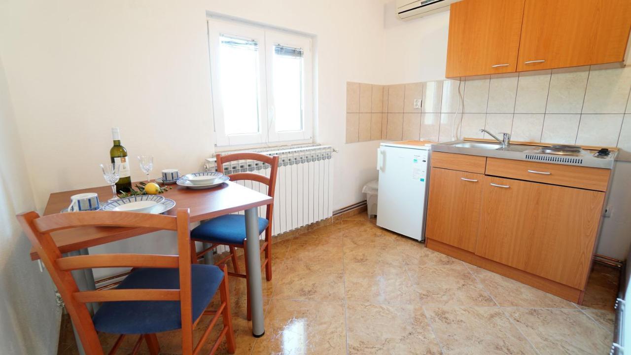Apartments Kata Gornji Karin Luaran gambar