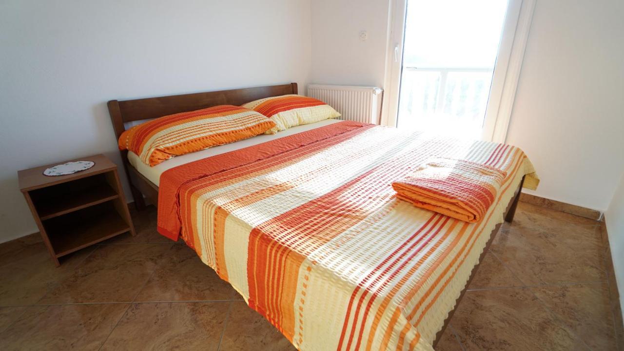 Apartments Kata Gornji Karin Luaran gambar