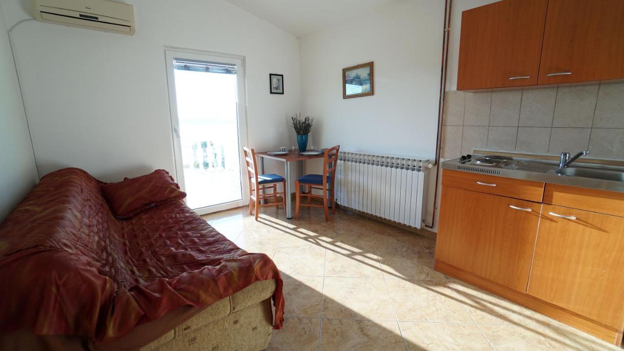 Apartments Kata Gornji Karin Luaran gambar